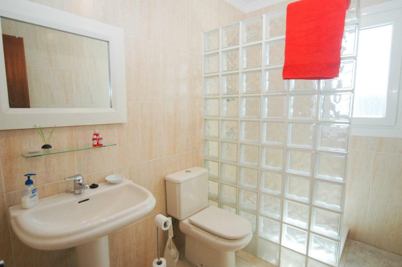 Villa Essence - A Unique Detached Villa With A-C, Heated Private Pool, Hottub, Gardens, Patios And Stunning Views! Tias Ngoại thất bức ảnh